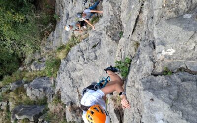 Escalada deportiva para mujeres*. Formación de iniciación.